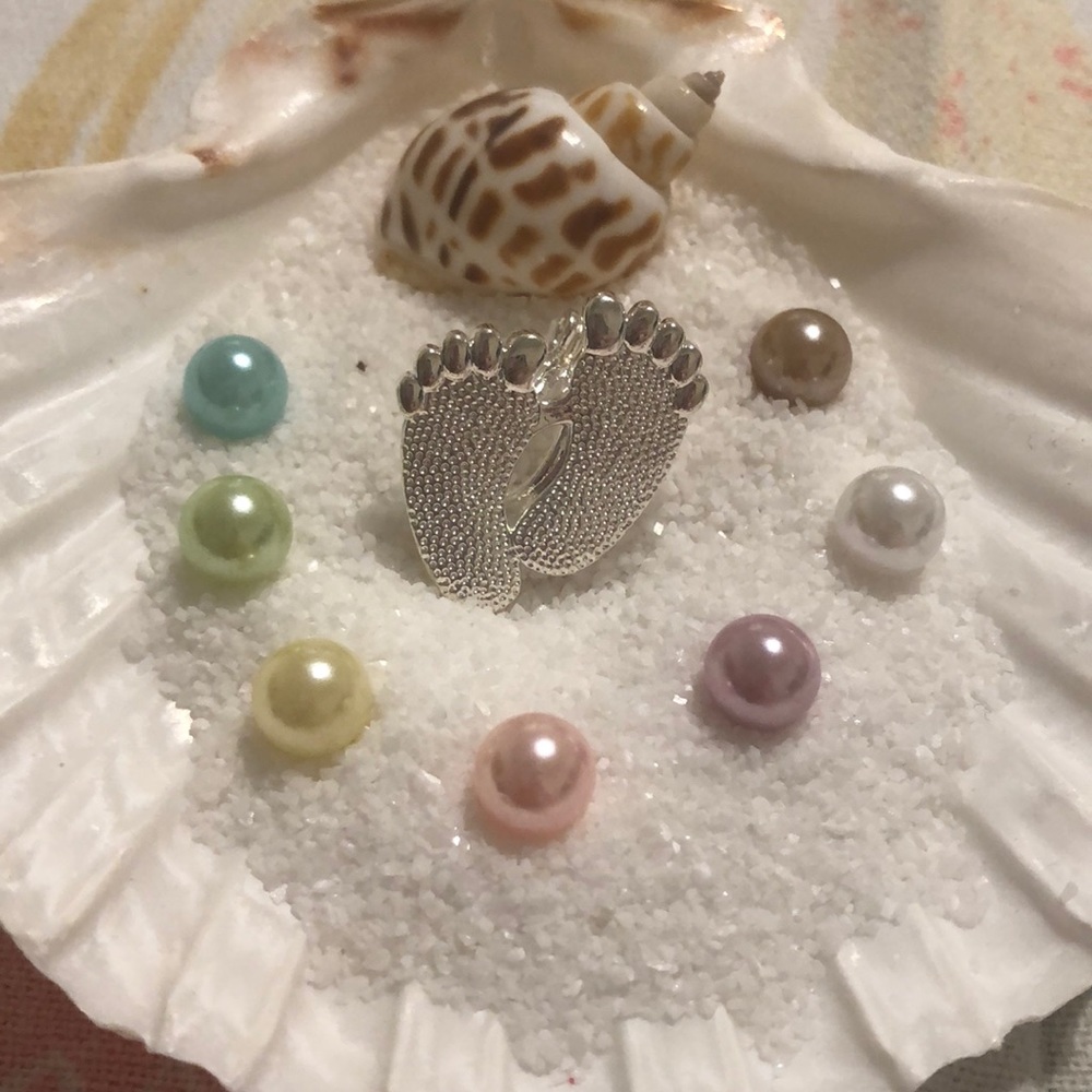 Baby feet pendant keychain